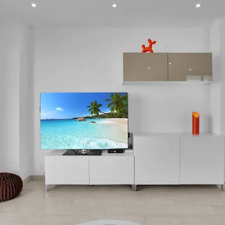 Apartmán Stunning Holidays, Large Terrace On The Sea