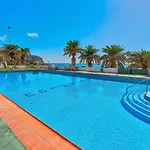 Apartman Stunning Holidays, Large Terrace On The Sea