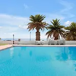 Stunning Holidays, Large Terrace On The Sea Apartman *