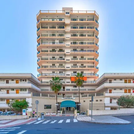 Apartment Stunning Holidays, Large Terrace On The Sea