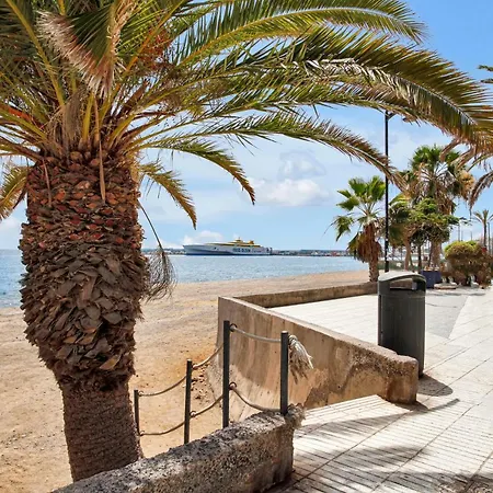 Stunning Holidays, Large Terrace On The Sea Apartment *