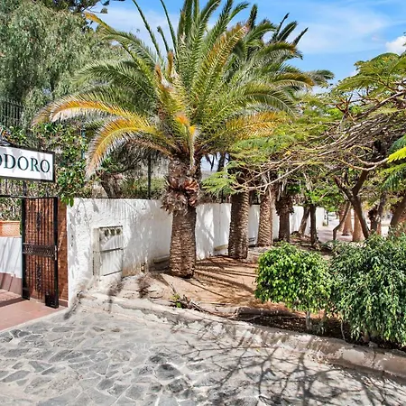 Stunning Holidays, Large Terrace On The Sea Apartman