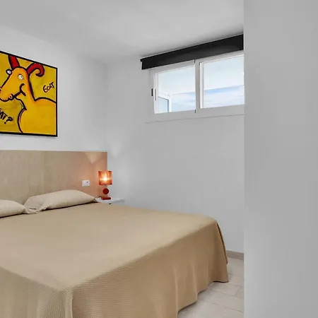 Stunning Holidays, Large Terrace On The Sea Apartment *